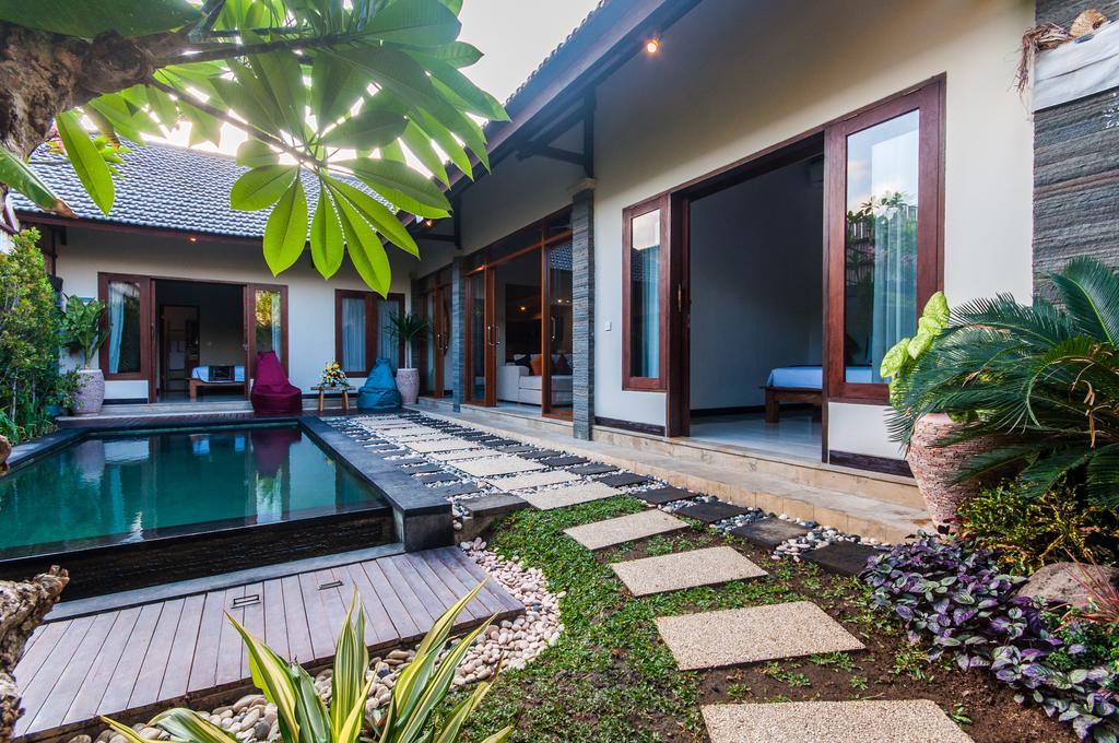 Precious - Legian *