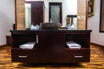 Precious - Legian Villa *