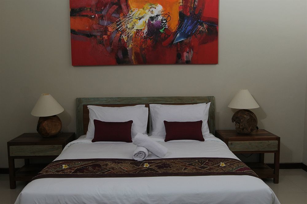 Precious - Legian Villa *